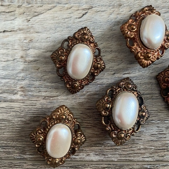 Set Lot of 6 Vintage Bronze Color Plastic Mother of Pearl Diagonal Buttons - Picture 2 of 7